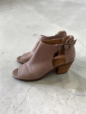 LUCKY BRAND Beige Peeptoe Booties Heels Size 6.5
